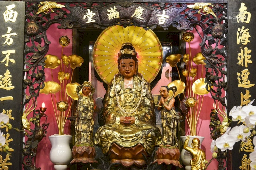 Tucked within the Jade Emperor Pagoda, the Guanyin Shrine is dedicated to the Goddess of Mercy - Guanyin